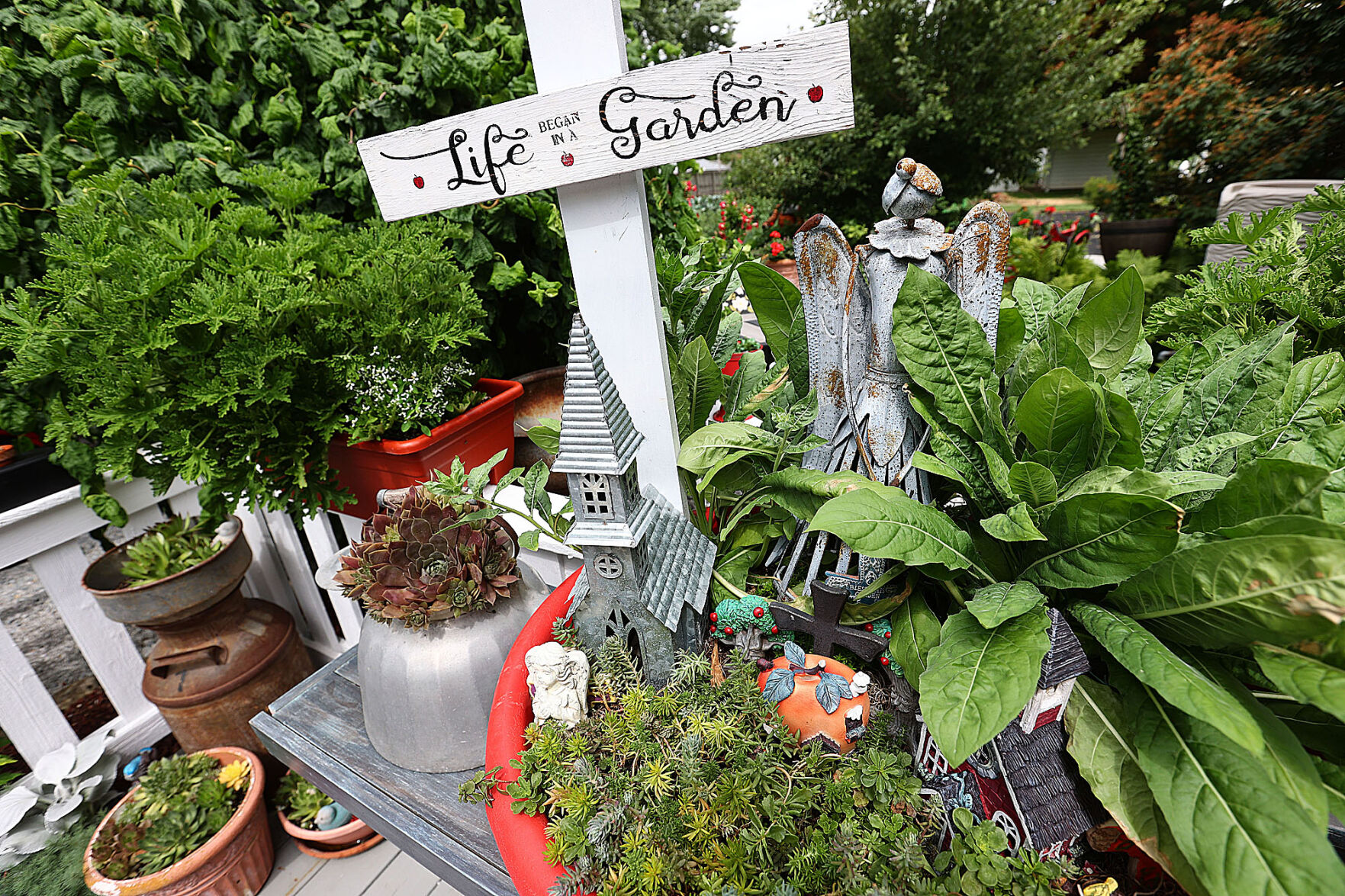 Garden Stroll 06.jpg